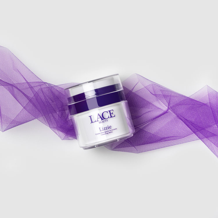 Lizzie Lace Beauty Fill Rouge